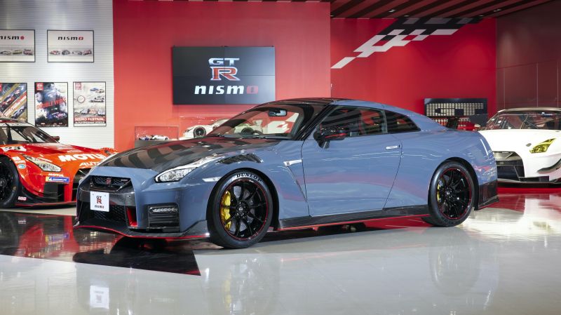 Nissan GT-R Image