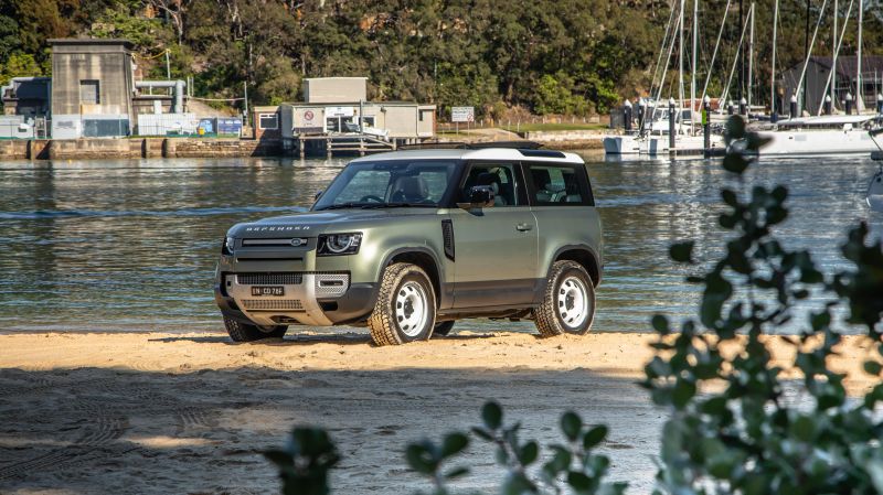 Land Rover Defender Image