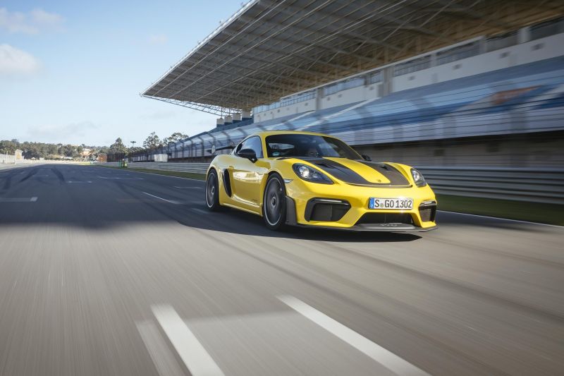 2022 Porsche 718 Cayman GT4 RS review