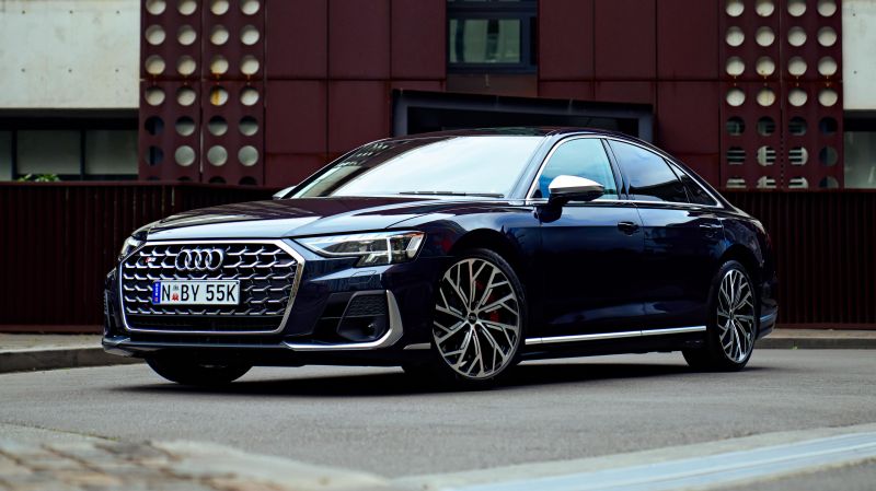 Audi S8 Image