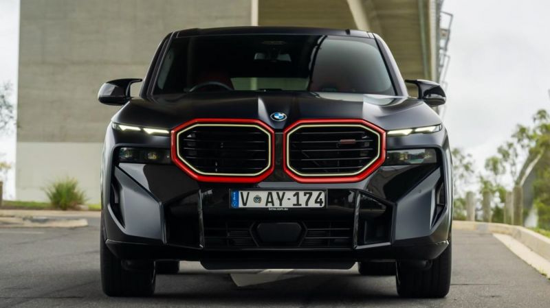 BMW XM Hero