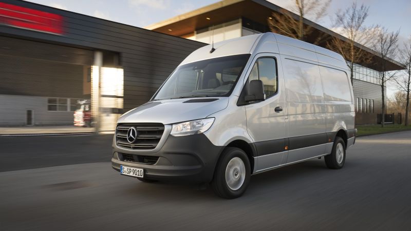 Mercedes-Benz Sprinter Image
