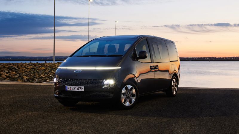Hyundai Staria Hero