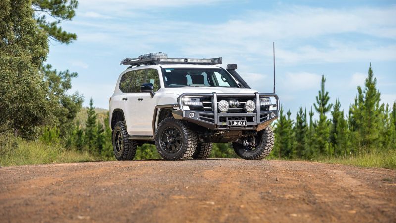 Toyota LandCruiser Hero