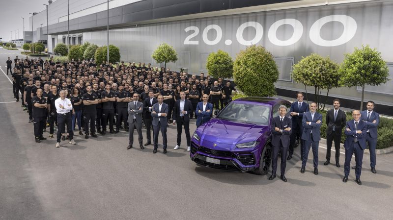 Lamborghini Urus Image