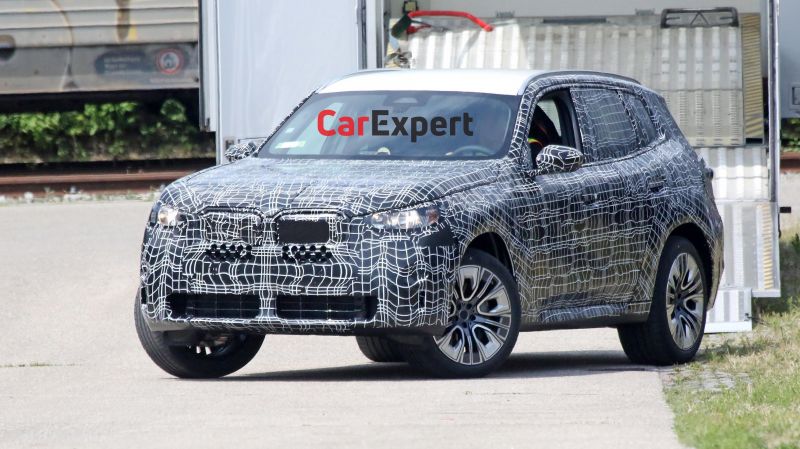 BMW X3 Hero