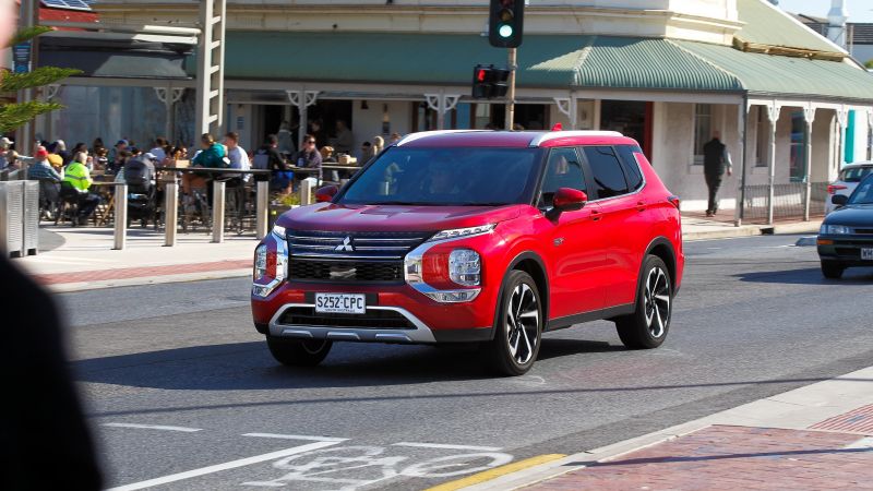 Mitsubishi Outlander Hero