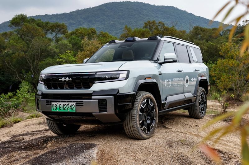 2025 BYD Denza B8 review: Quick drive Hero