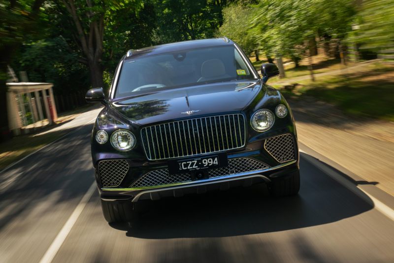 2025 Bentley Bentayga review Hero