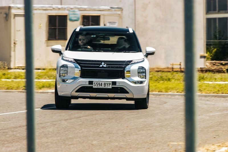 Mitsubishi Outlander Image