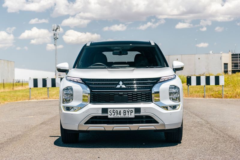 Mitsubishi Outlander Image