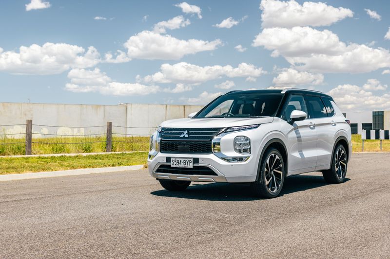 Mitsubishi Outlander Image