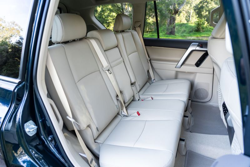 Toyota LandCruiser Prado Image