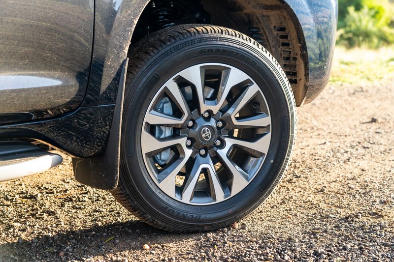 Toyota LandCruiser Prado Image