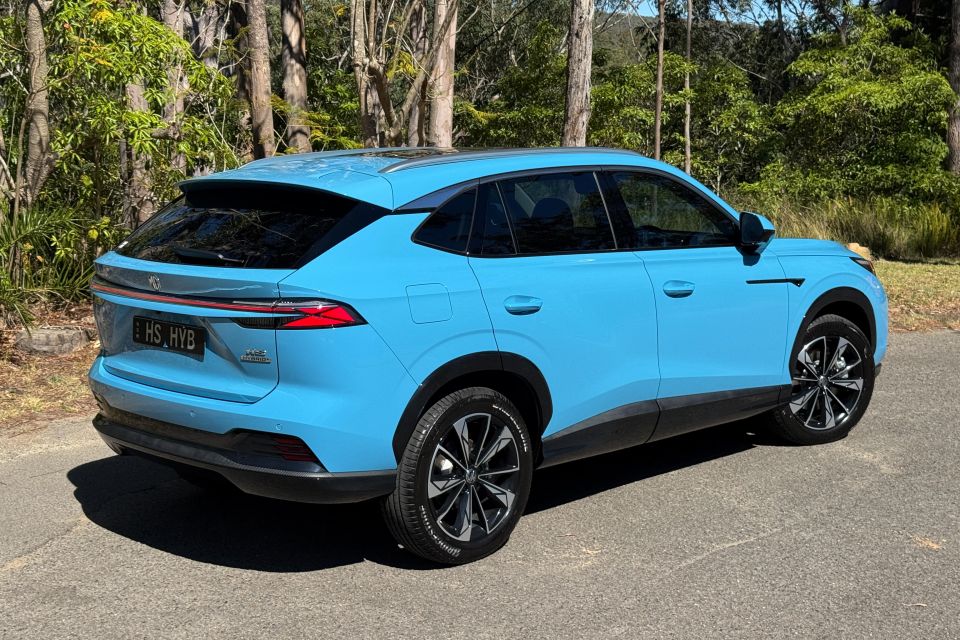 2026 MG HS Hybrid 115