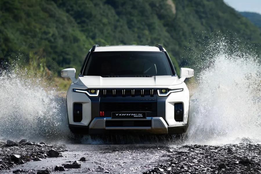 2026 Kgm Torres Hybrid 3