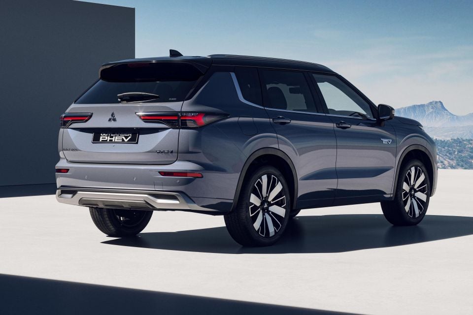 2026 Mitsubishi Outlander Plug In Hybrid 2