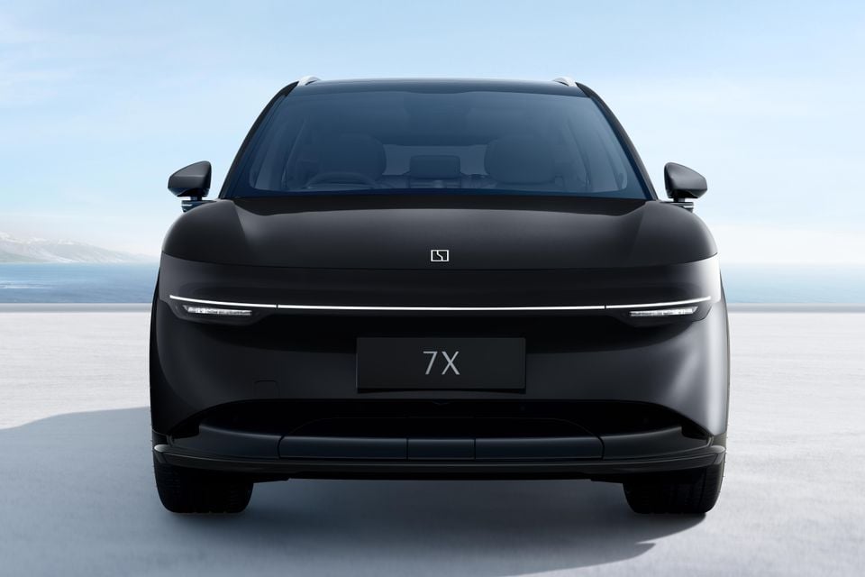 2026 Zeekr 7X Black Samurai Front