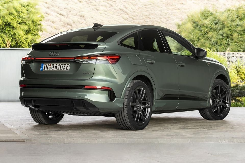 2027 Audi Q4 E tron Facelift Sports Redesigned Interior Better 2027 Audi Q4 E tron Facelift Sports Redesigned Interior Better