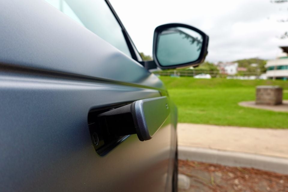 2020 Range Rover Velar SV Autobiography pop-out door handles