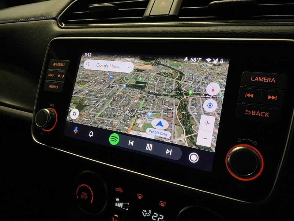 Android Auto showing the navigation app you should be using
