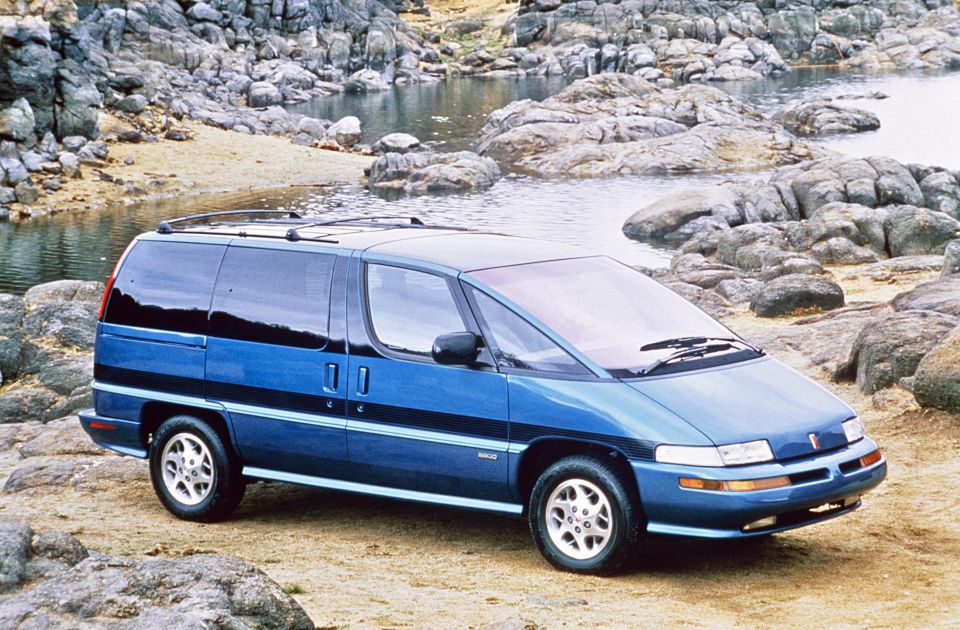 Above: Oldsmobile Silhouette, one of GM’s “dustbuster” minivans from the 1980s.