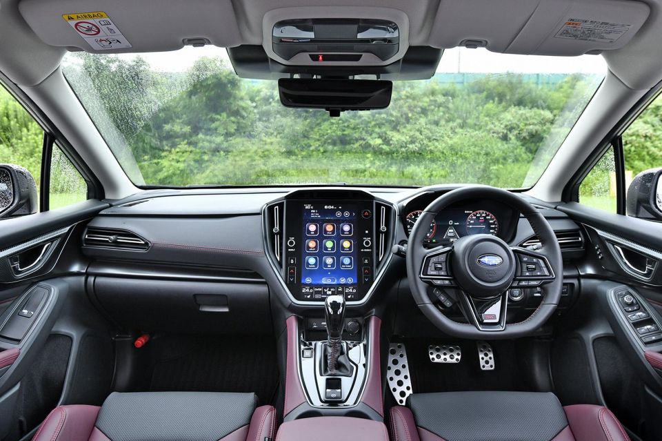 Pictured: Second-generation Levorg interior