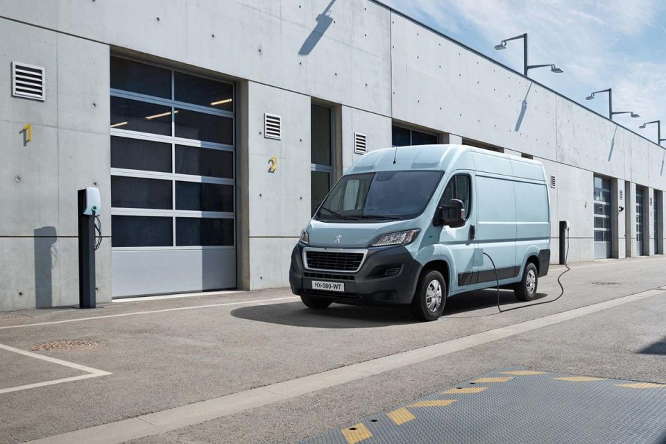 Peugeot e-Boxer