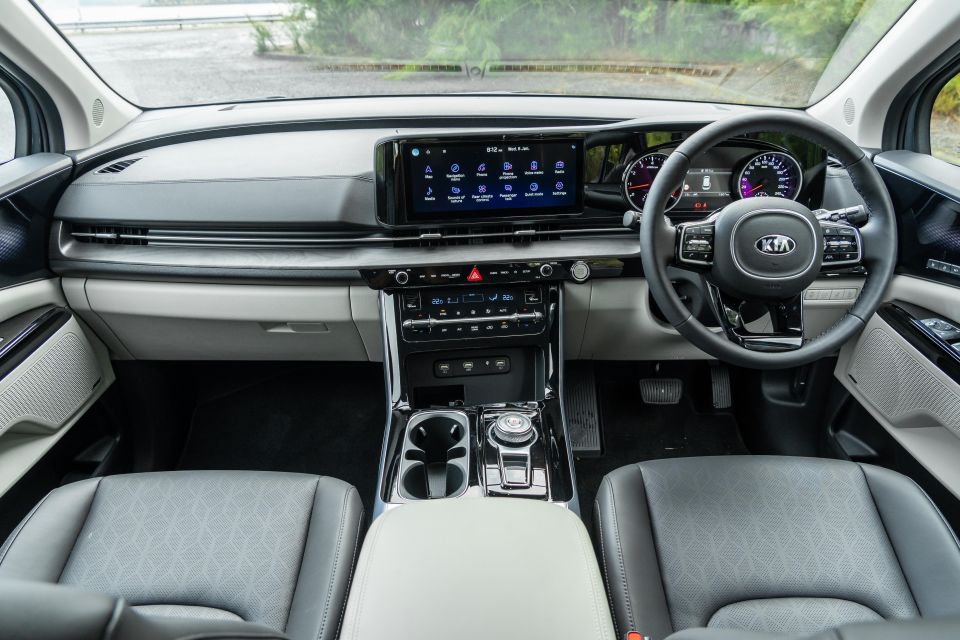 The current Kia Carnival interior