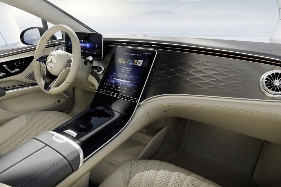 EQS fastback interior without Hyperscreen