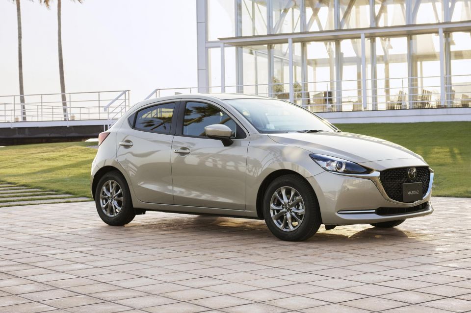 Pictured: Platinum Quartz metallic. Overseas model shown.