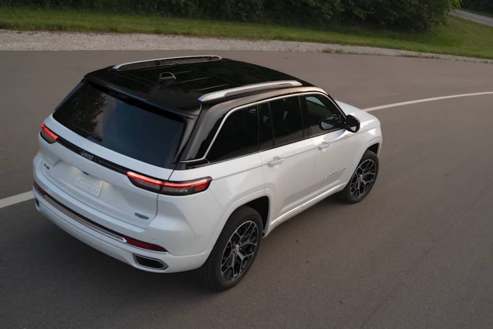Pictured: ‘regular-length’ Grand Cherokee 4xe
