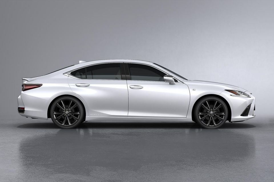 Lexus ES F Sport (overseas model)