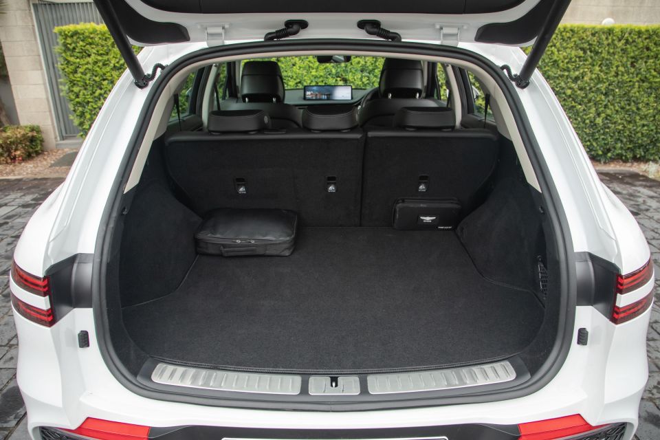 GV70 2.5T AWD