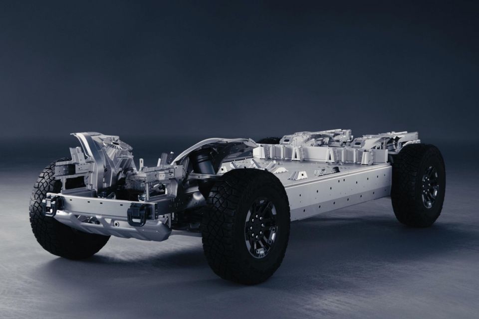The ‘skateboard’ under the GMC Hummer