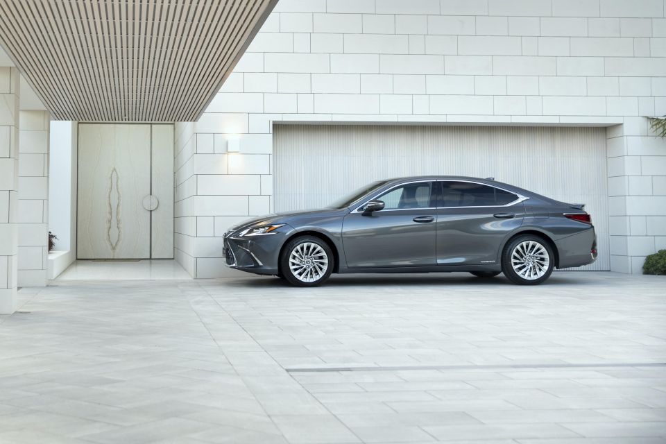 Lexus ES300h Sports Luxury