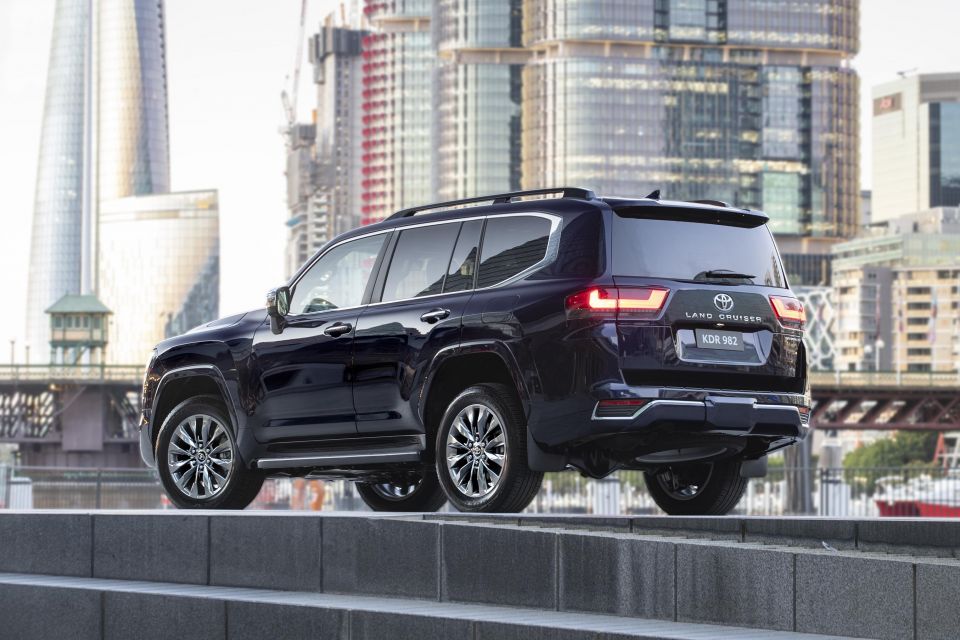 Toyota LandCruiser 300 Series Sahara ZX