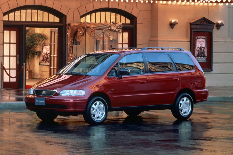 1995-2000 Honda Odyssey: two stars