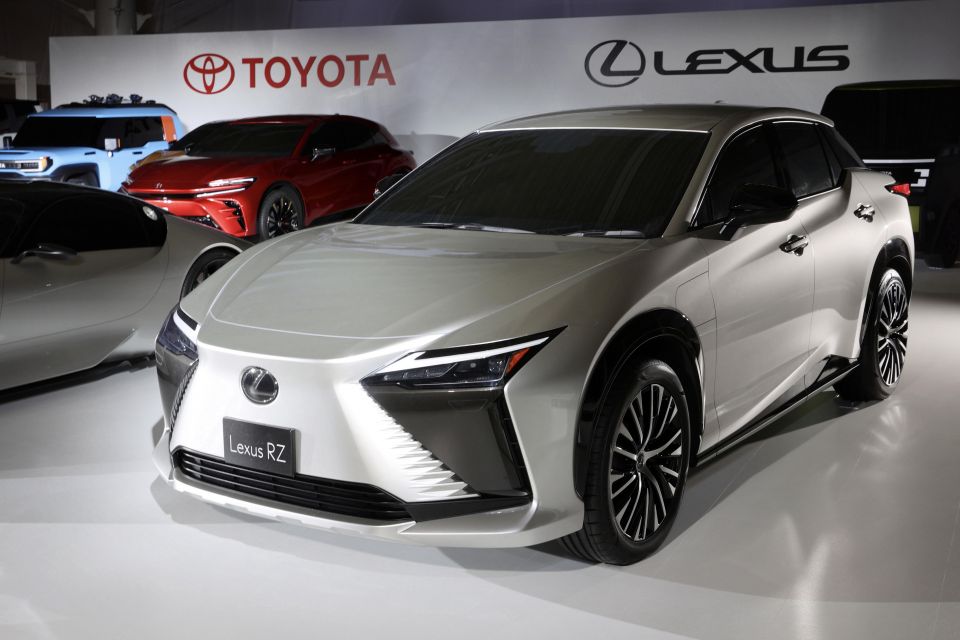 Lexus RZ