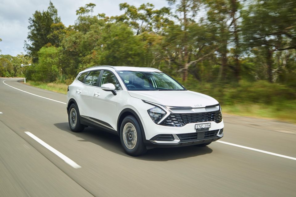 Sportage S (Clear White)