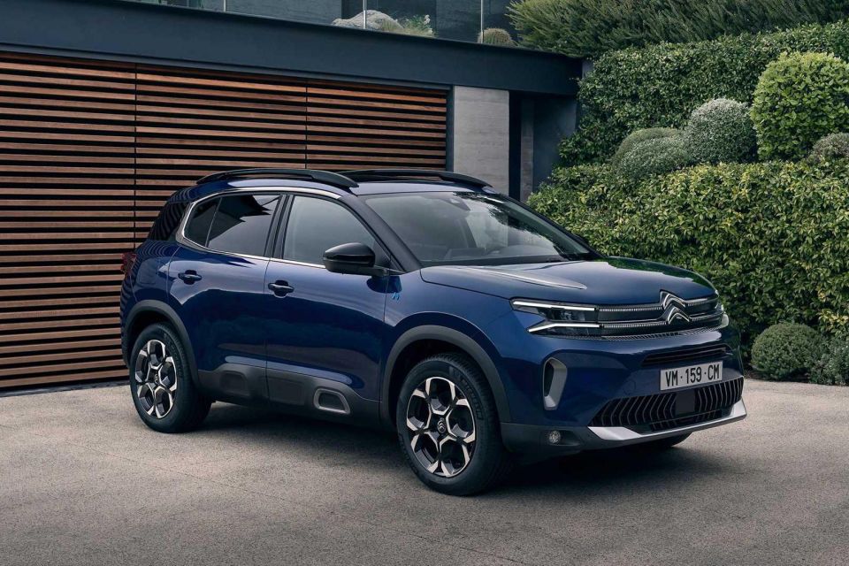 Updated C5 Aircross shown