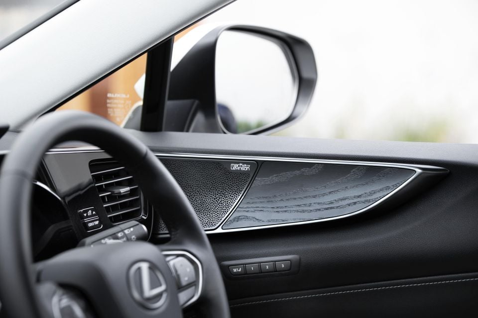 NX350h Sports Luxury