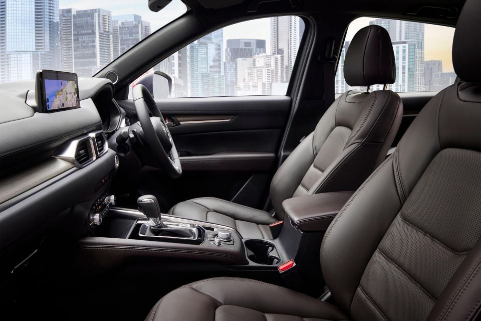 CX-5 Akera shown