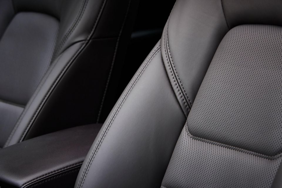CX-5 Akera shown
