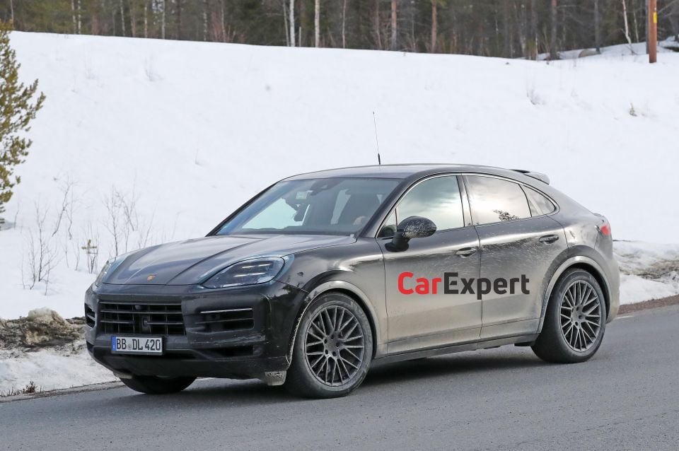 Facelifted Cayenne prototype