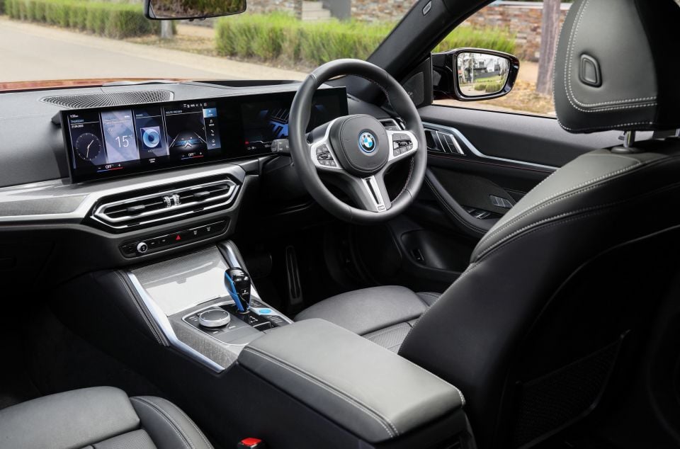 i4 M50 (standard seats)