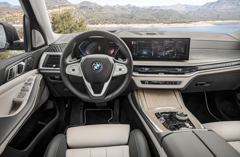 2023 BMW X7