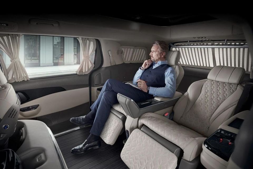Carnival Hi Limousine
