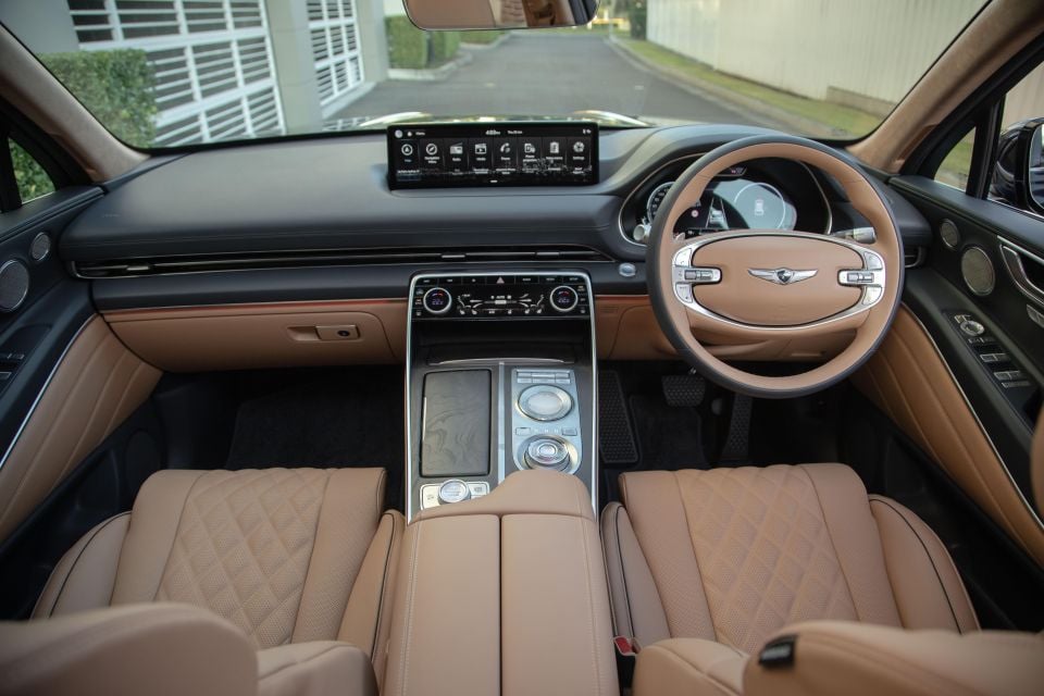 2022 model year shown