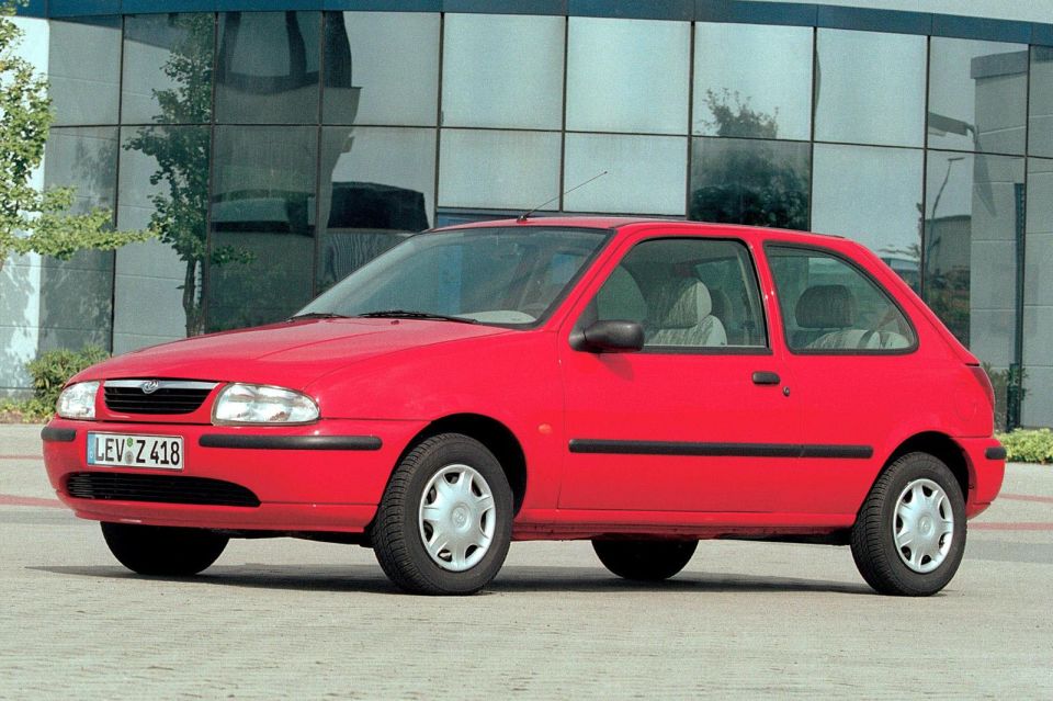 1996 Mazda 121